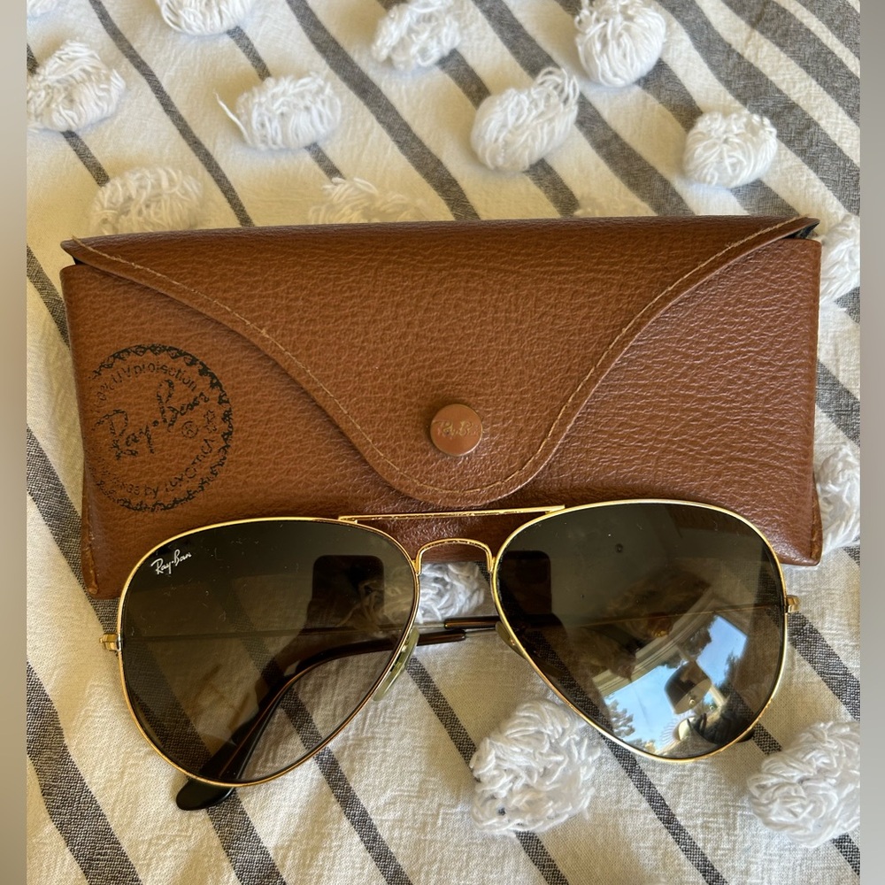 Ray-Ban Classic Gold Aviator Sunglasses